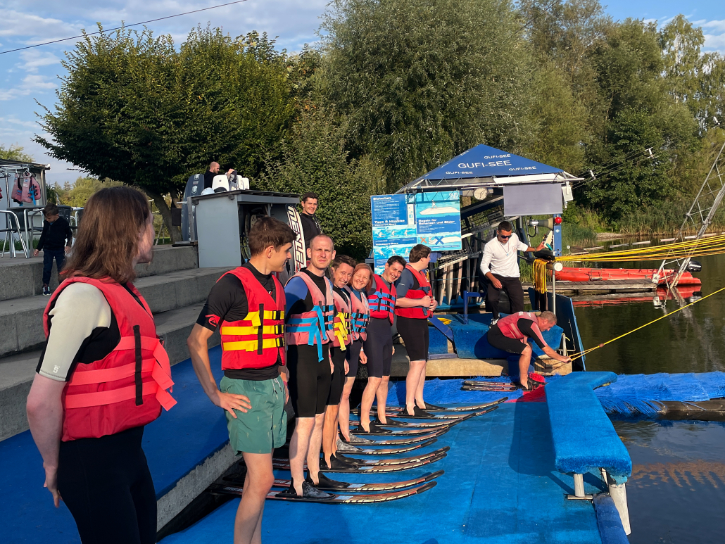 Blick auf den Startbereich am Gufi-See.