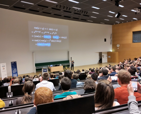 Auftritt DorFuchs bei der Tagung der GAMM 2023 Foto des Auftritts von dem YouTuber DorFuchs auf der Jahrestagung der Gesellschaft für angewandte Mathematik und Mechanik