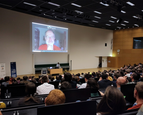 Remote Vortrag von Harald Lesch Bild des Onlinevortrags von Harals Lesch auf der Tagung der GAMM