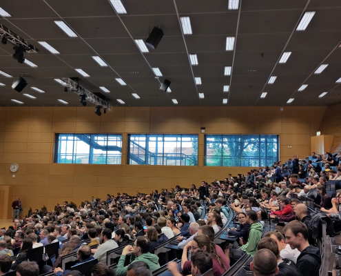 Teilnehmer an der Jahrestagung der GAMM 2023 Teilnehmer der Jahrestagung der GAMM 2023 in einem der Höhrsälle der Technischen Universität Dresden