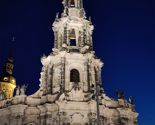 Bauwerk aus der Innenstadt von Dresden Das Bild zeigt eine alte Kirche aus der Dresdner Innenstadt