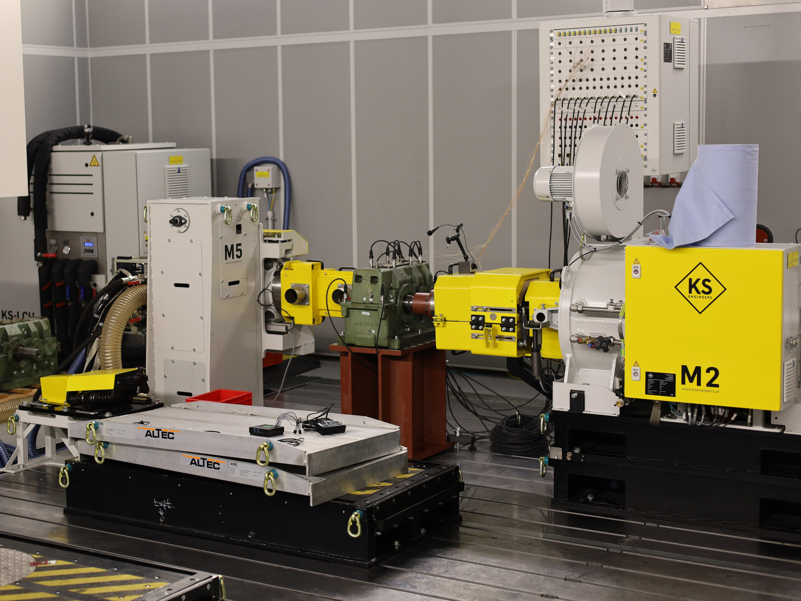 Messung_altesGetriebe Bild dient zur Veranschaulichung der Idee des Forschungsprojektes DigiPrüf