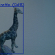 Das Bild des Beitrages zeigt eine Spielzeugfigur in Form einer Giraffe. Um sie herum befindet sich ein Rahmen mit der Information, dass sie von YOLO zu 94% als Giraffe erkannt wird.